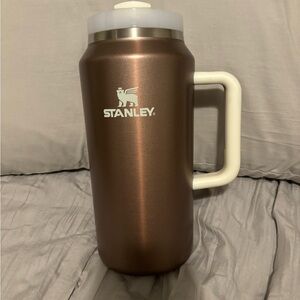 Stanley 64 oz. Quencher H2.0 FlowState
Tumbler, EUC